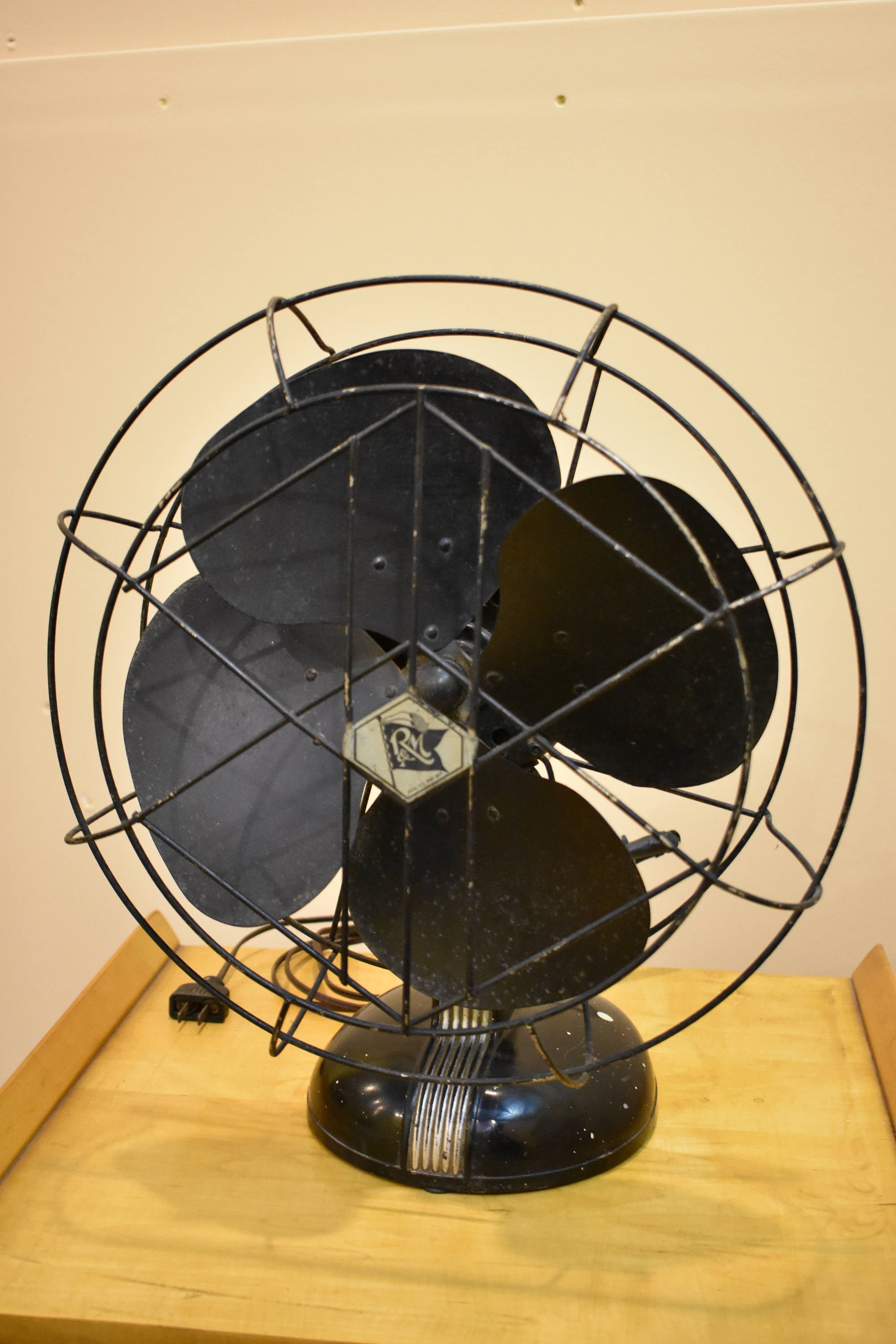 steam Punk Antique Retro Circa 1940 Pre War Art Deco Robbins & Myers Table Top Vintage Fan