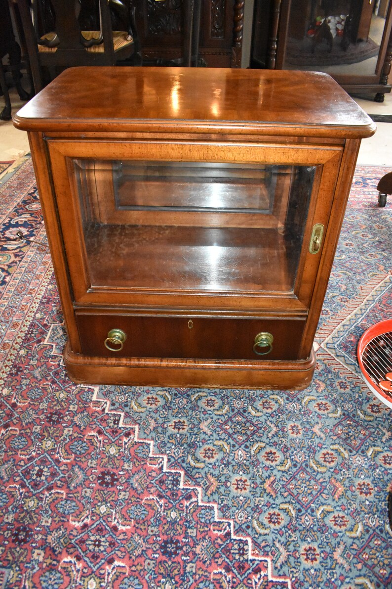 Vintage Lighted Small Curio End Side Table Etsy