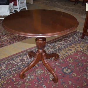 Vintage Round Ethan Allen Cherry Accent Table