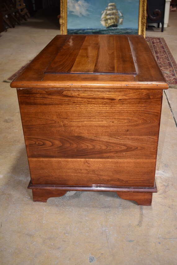 Vintage Solid Cherry Bedroom Blanket Cedar Chest Trunk Antique Furniture