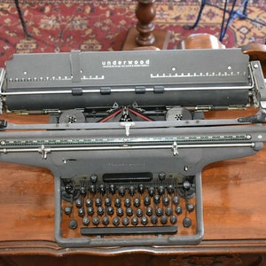 Antique Underwood Standard Typewriter, No 3-26