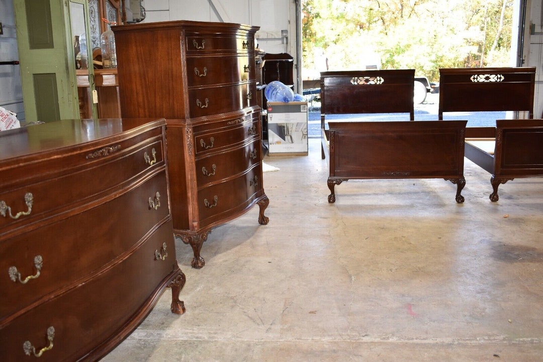 Juego de dormitorio antiguo de caoba Empire Case Goods Etsy España