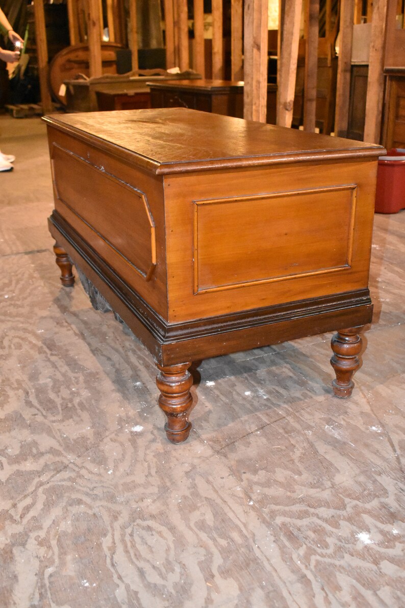 Antique Bedroom Cedar Hope Chest Trunk Vintage Furniture