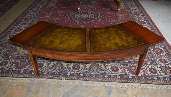 Lucite Ribbon Coffee Table ビンテージ 1990s Glass & Lucite Coffee Table - AptDeco