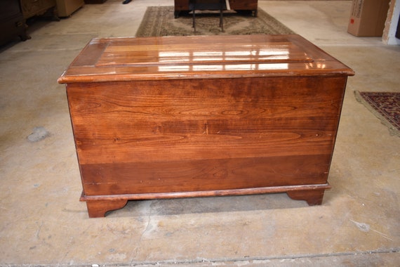 Vintage Solid Cherry Bedroom Blanket Cedar Chest Trunk Antique Furniture