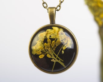 ROCK STONE HERB - Pendant with real flowers of yellow rock stone herb in resin, flower jewelry, real pressed flowers, resin jewelry