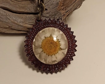 Marguerite - keychain with real daisy in resin, flower jewelry, real pressed flowers