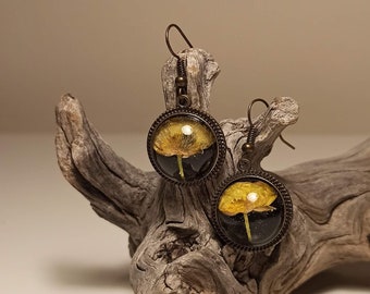 Buttercup earrings with real buttercup flowers in resin, flower jewelry, real flowers in resin