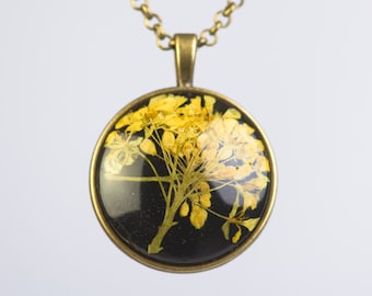 ROCK STONE HERB - Pendant with real flowers of yellow rock stone herb in resin, flower jewelry, real pressed flowers, resin jewelry