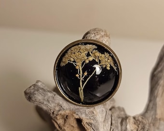 Felsensteinkraut - Ring mit echter Blüte vom Felsensteinkraut, Blütenschmuck, echte getrocknete Blüten in Resin, Resin-Schmuck