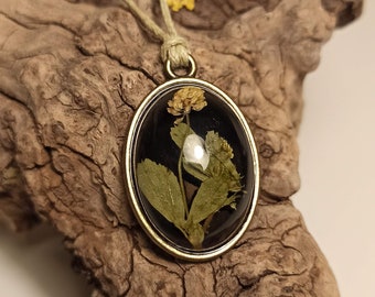 Clover - pendant with real clover flowers, flower jewelry, real flowers in resin, resin jewelry