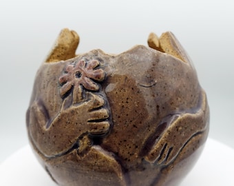 Peaceful Flower Chonk pot - faded carnation Meditation pal