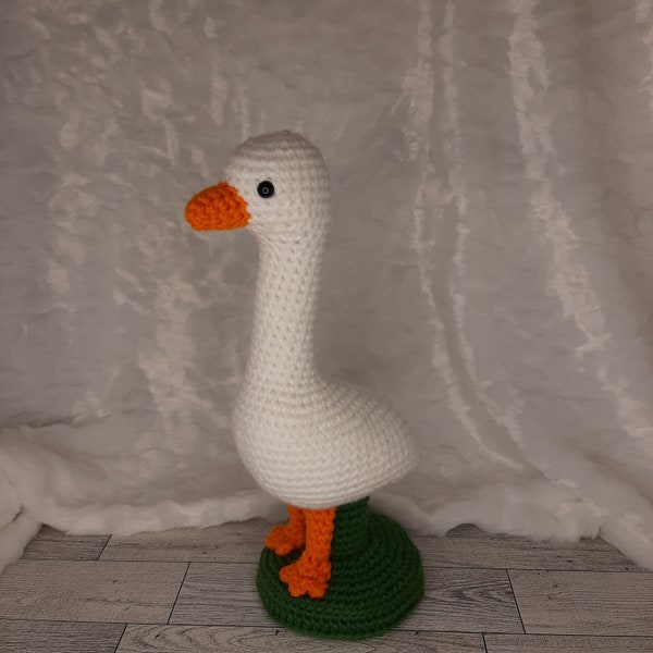 MODÈLE UNIQUEMENT ! Crochet Desk Goose PDF pattern, bonus: Rain Hat and Poncho pattern, dress and bonnet pattern, yard porch goose, Mother's Day