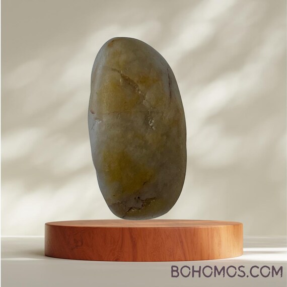 Lightly Tumbled Iron-Stained Quartz - Natural Stone