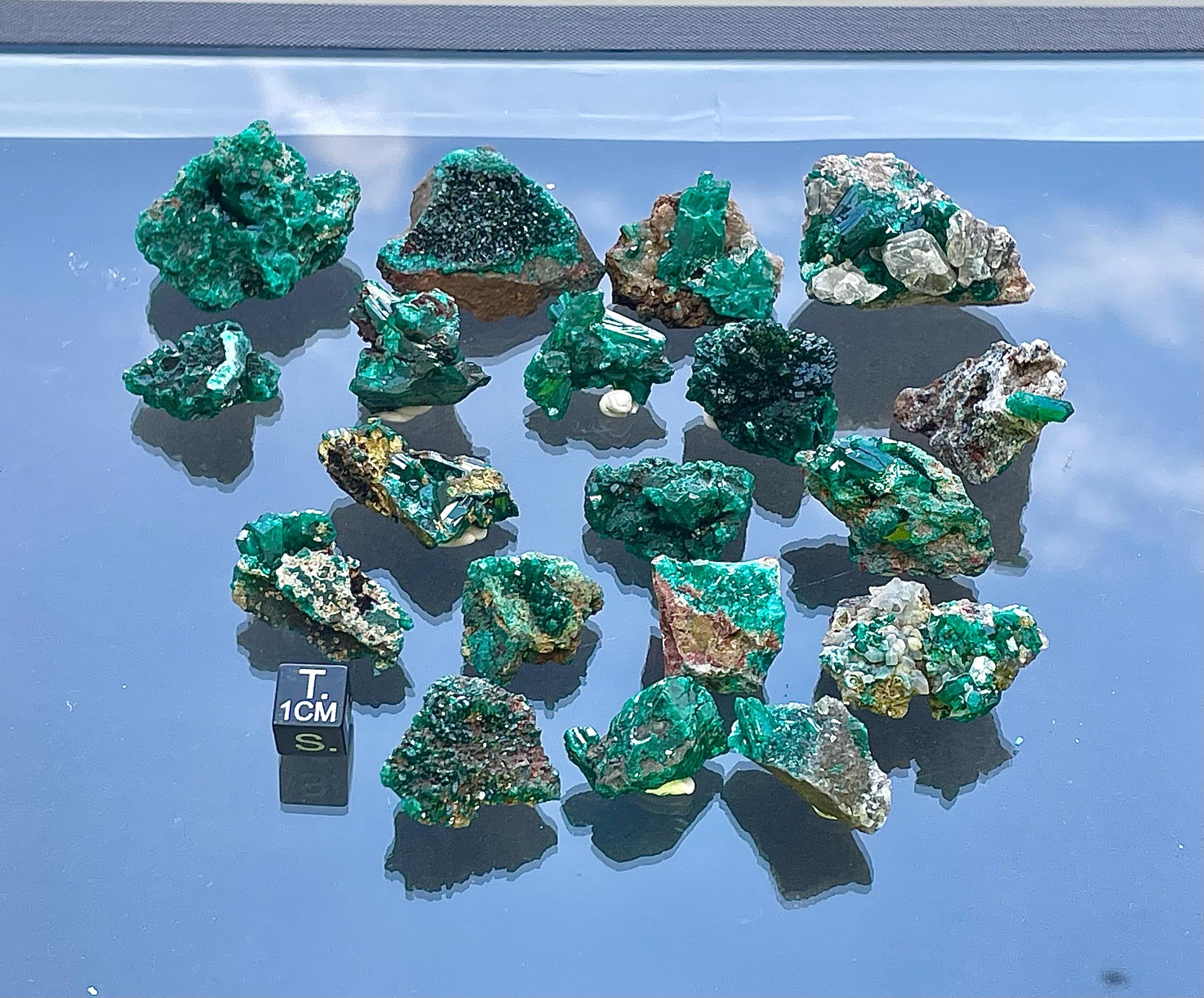 Decent  Dioptase lot , wholesale , natural crystals , 19 pcs , from Congo