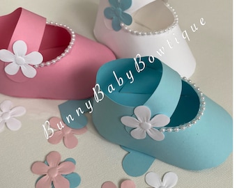 Set of 10 Individual Cardstock Shoe Favors. It&#39;s a girl / It&#39;s a boy baby favor. Cardstock Bootie for your special occasion.
