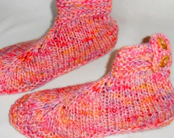 Hand-knitted slippers in pink and multi-colored wool sizes 37-41 - Hand-knitted slippers in pink wool and multi-colored sizes 37-41