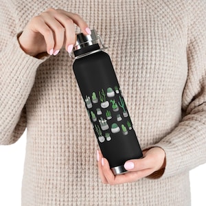 22 Unzen INSULATED FLASCHE Kaktus Thermosflasche Goblincore Dark Academia Kakteen Wüstenpflanzen Sukkulenten Zimmerpflanzen Geburtstag Geschenk Weird Botanical Goth
