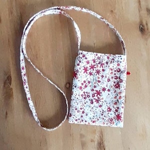 Sac bandoulière couleur lin avec petites fleurs rouges