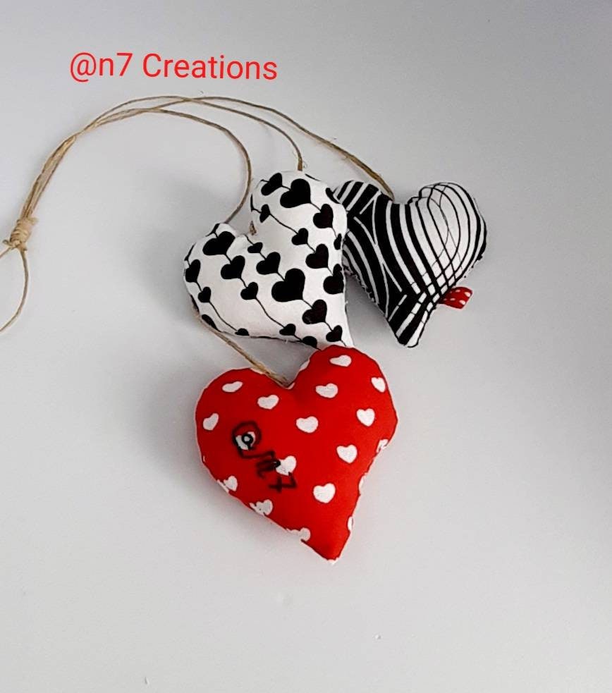 Pendentif de Poignée Porte Composé 3 Cœurs Rouges et Noirs