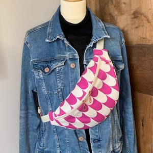 White and pink fanny pack