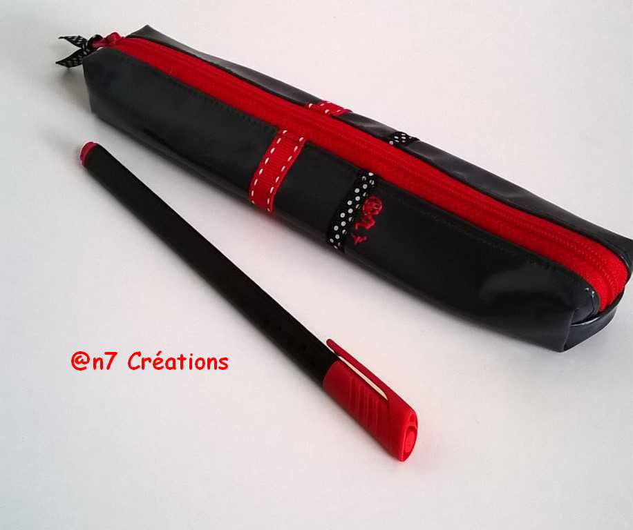 Mini Trousse Grise, Rouge et Noire, Pour Quelques Stylos