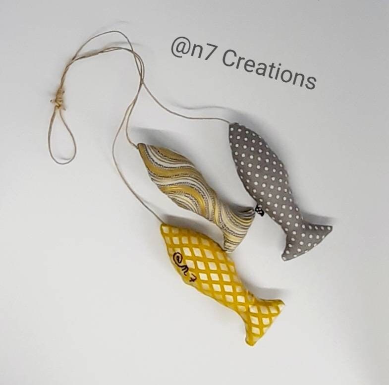 Pendentif de Poignée Porte Composé 3 Poissons Jaunes et Gris