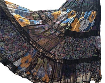 Falda gitana vintage patchwork floral encaje con volantes, estilo maximalista, estilo hada hippie
