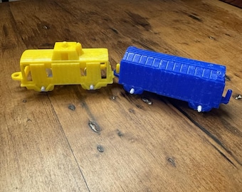Vintage Toy Trains Plastic 1950's-60's Mini Locomotive Tender Gondola Cars