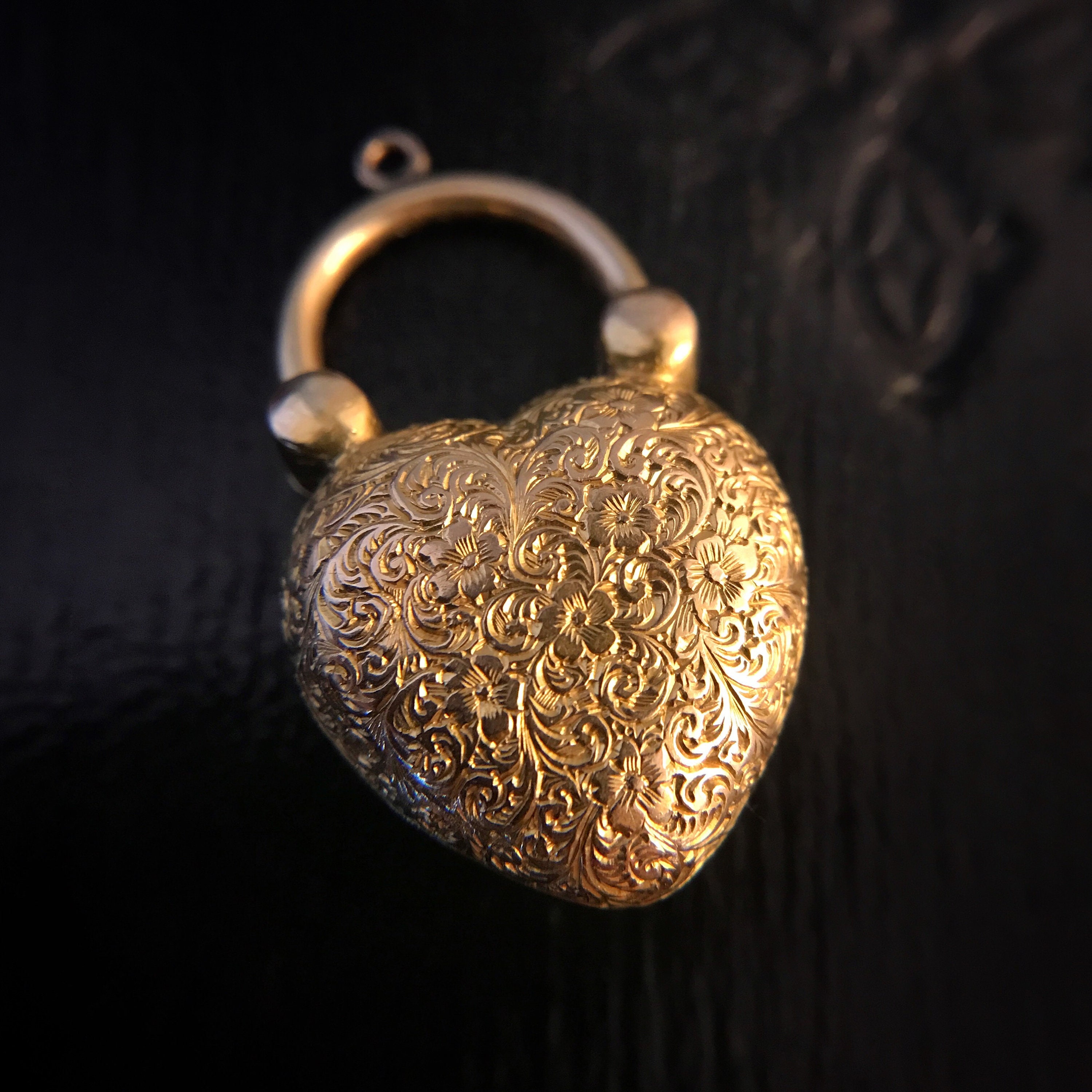 LAELIUS Antiques – Victorian Necklace with Heart Padlock and Key