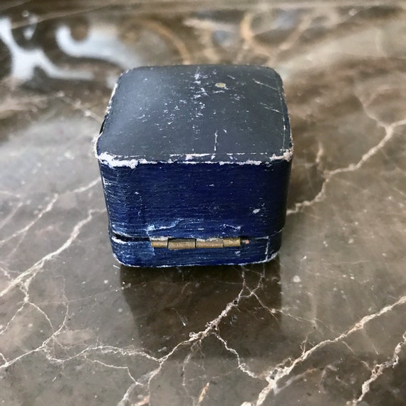 Antique Blue Leather Ring Box With Blue Velvet Li… - image 3