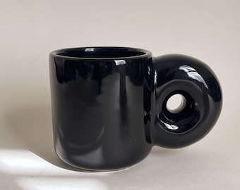 Handmade Glossy Black Ceramic Mug: Modern Chunky Handle, 10oz