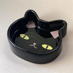 Kawaii Cat Head Trinket Dish - Cute Decorative Piece, Jewelry Tray, Available in Black, White, Pink, Perfect Gift for Cat Lovers