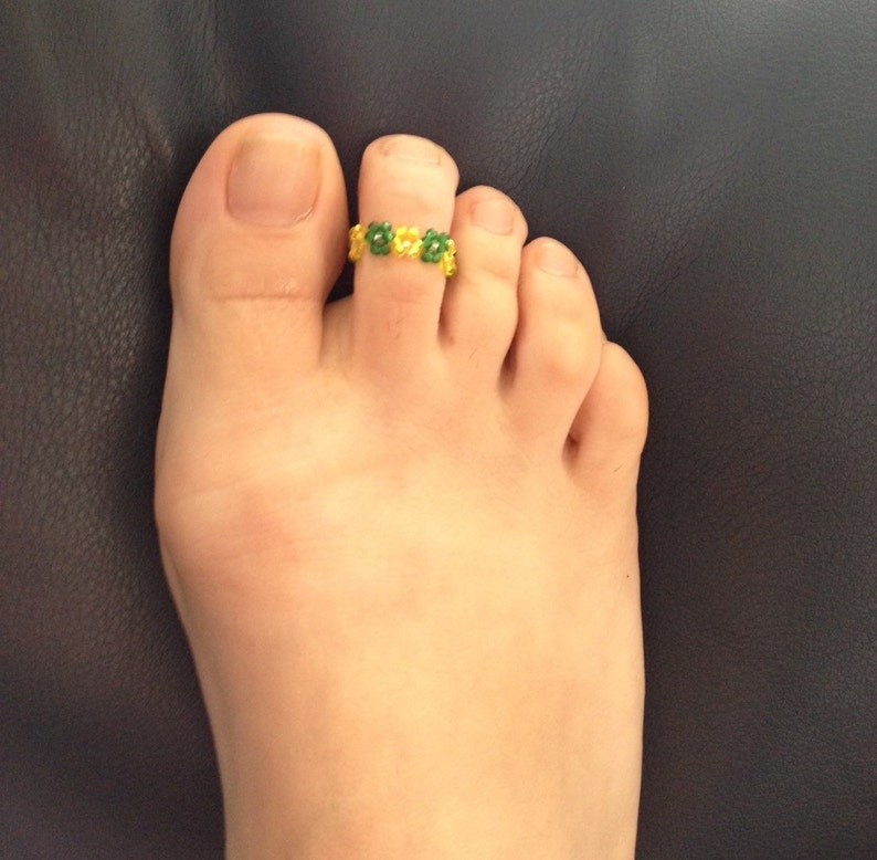 Daisy Flower Ring Flower Toe Ring Beaded Toe Ring Stretch Etsy