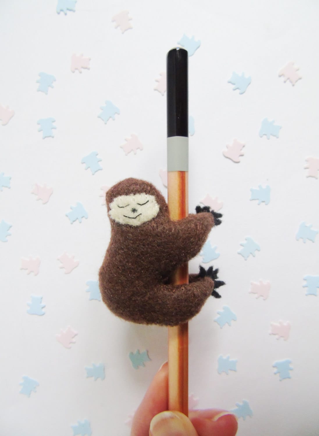 Sloth Pencil Topper/Hugger - Feutre Peluche