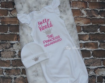 Hello World The Princess has arrived - The Princess has arrived - Embroidered Baby Gown with Name