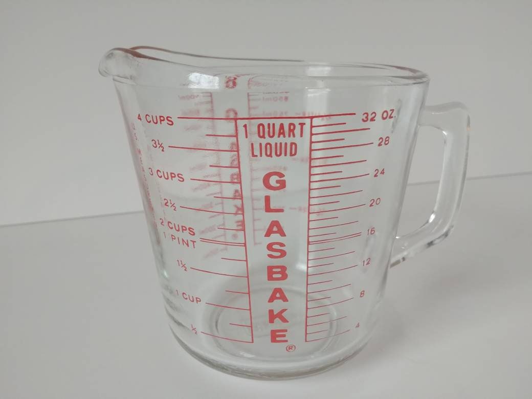 PYREX 8 Cup 2 Quart 2 Liter Glass Measuring Batter Bowl Red Letters USA #564