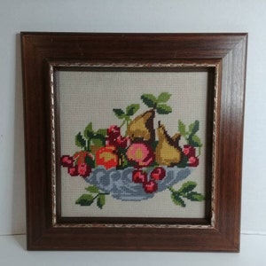 Vintage 1970&#39;s Needlepoint Embroidery Fruit Bowl Wall Art Framed