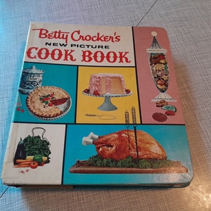 Vintage 1961 Betty Crocker&#39;s New Picture Cook Book 5-Ring Binder First Edition First Printing