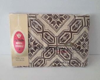 Vintage Old Stock Cannon Royal Family Full Fitted Bottom Sheet No-Iron Percale