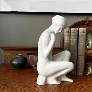 ROYAL DUX Lady Figurine, Vintage 1950s, 10.5&quot; Tall, made in Czech Republic