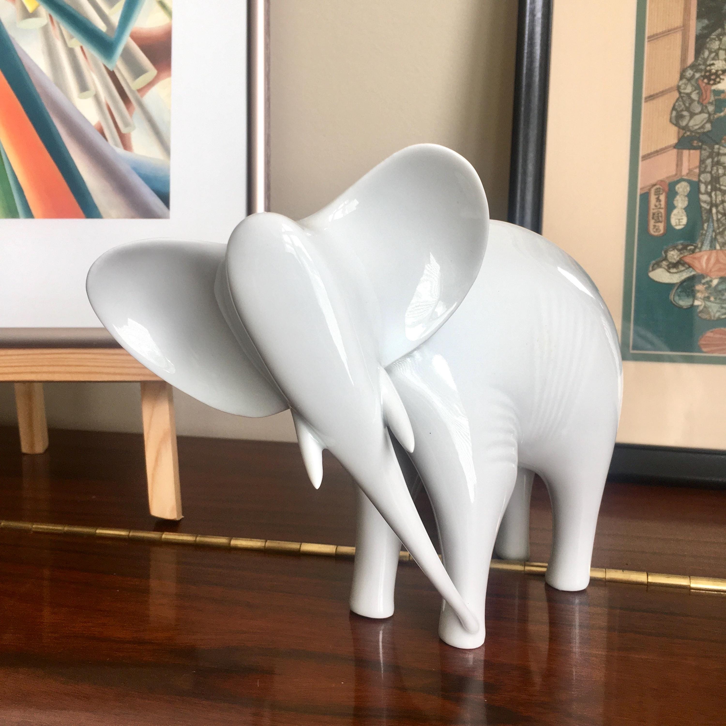 ROYAL DUX Porcelain Elephant Figurine, Jaroslav Jezek, 1950s