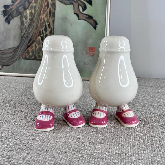 CARLTON WALKING WARE Salt and Pepper Shakers, Roger Michell, Vintage 1970s, Hand Painted, 4 3/4" Tall, Made in England