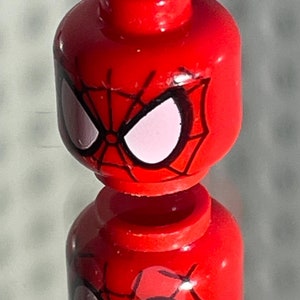 Lego Minifigure, Head Alien with Spider-Man Black Webbing, Large White Eyes with Black Borders Pattern - Blocked Open Stud