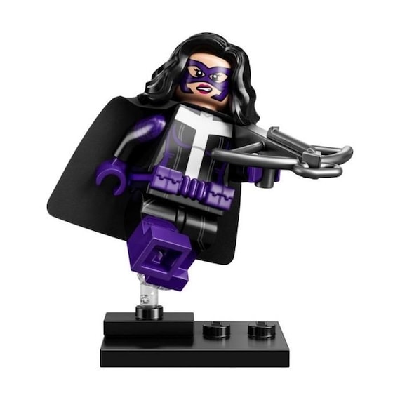 Lego MINIFIGURE Huntress, DC Super Heroes (Complete Set with Stand and Accessories)