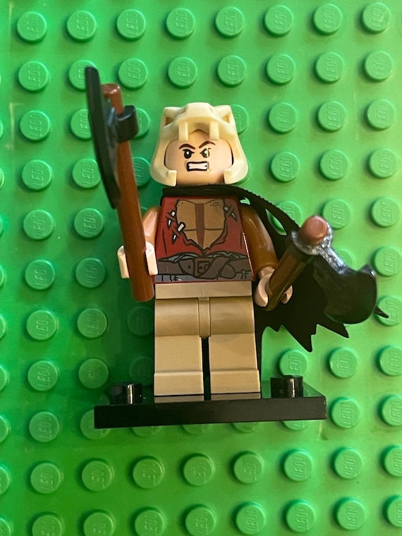Lego MINIFIGURE Vintage Axe Swing Barbarian Wasteland Terror, Gear
