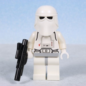レゴ スターウォーズ ホス・スノー ミニフィギュア スノートルーパー ライトグレーの腰、白い手 / ブラスター付き