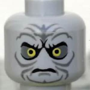 Lego Kejsare Palpatine Minifigur, Huvud Gula Ögon, Mörk Blågrå Ögonskugga, kindkanter, Hakgropar och Rynkor, Rynka i Pannan, Sträng