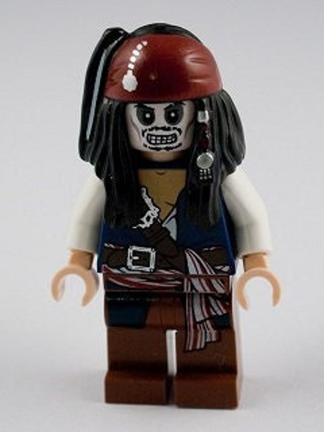 送料無料カリビアンミニフィギュアのジャック・スパロウレゴパイレーツ並行輸入 [レゴ]LEGO Pirates Of The Caribbean: Captain Jack Sparrow With Tricorne  Minifigure LEG-5204 [並行輸入品]
