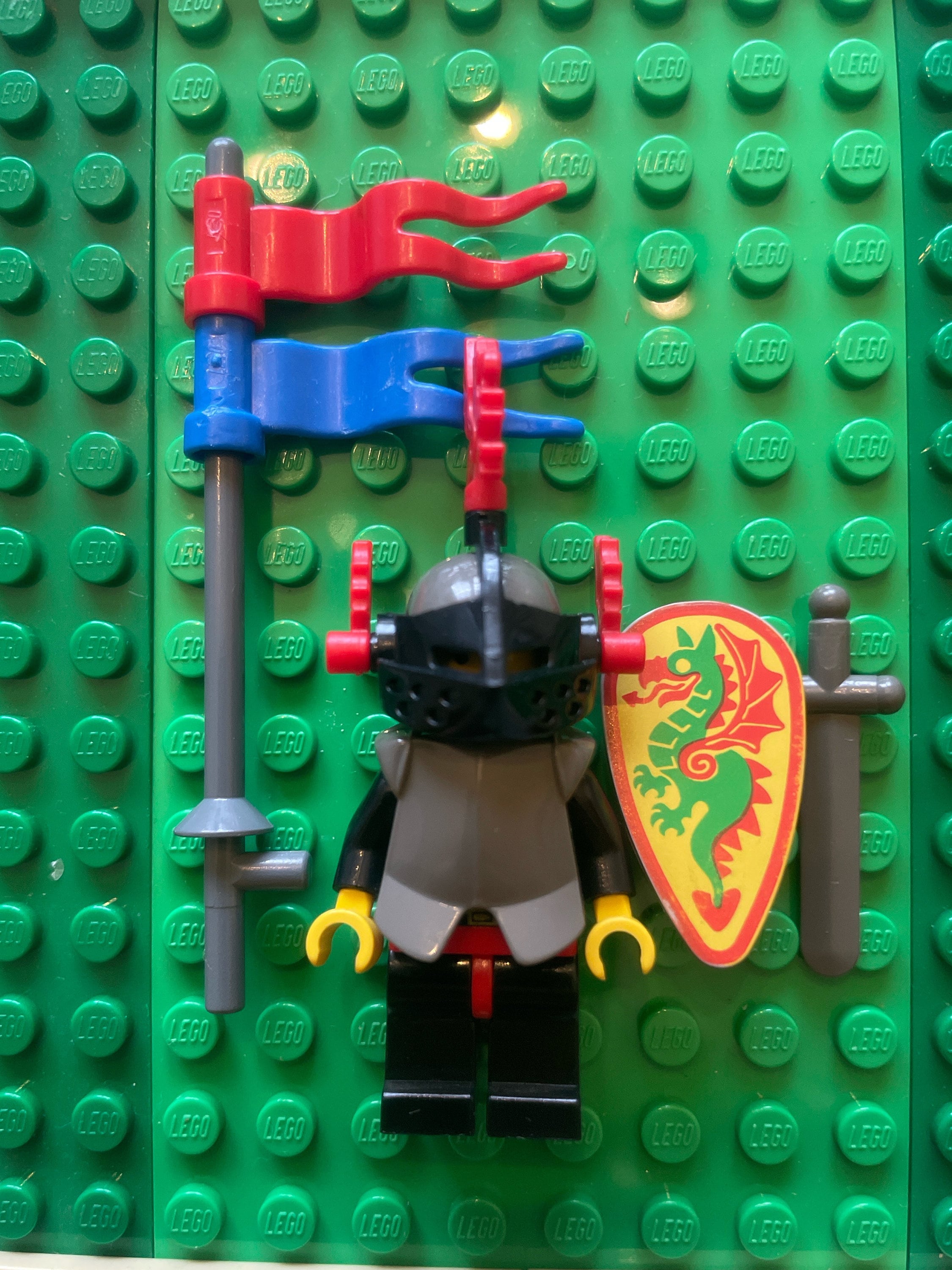 Lego MINIFIGURE Kingdom Vintage Classic Knight Breastplate Armor Over Black Dark Gray Helmet Black Visor Red Dragon Plumes w Gear Etsy Canada